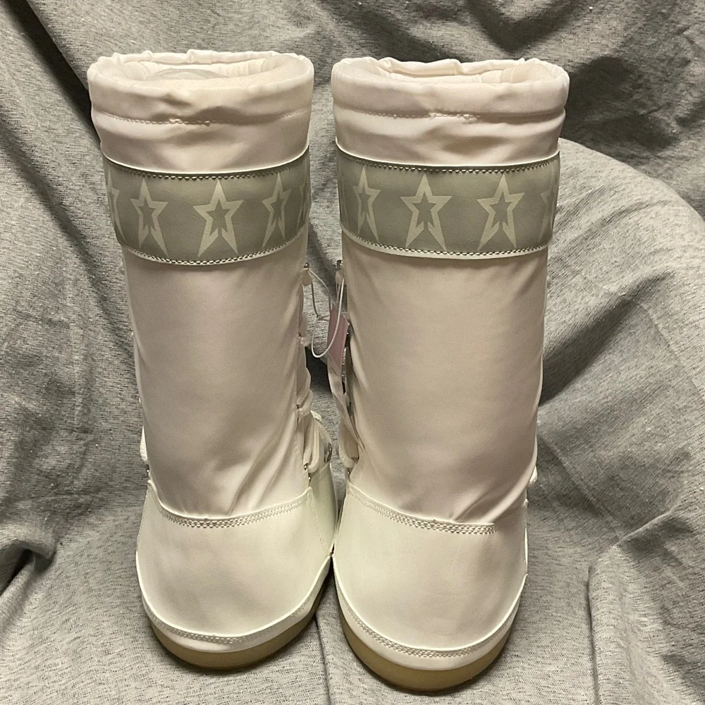 Moon Boot White and Gray Winter Boots - Picture 6 of 10